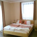 Lucie Apartament